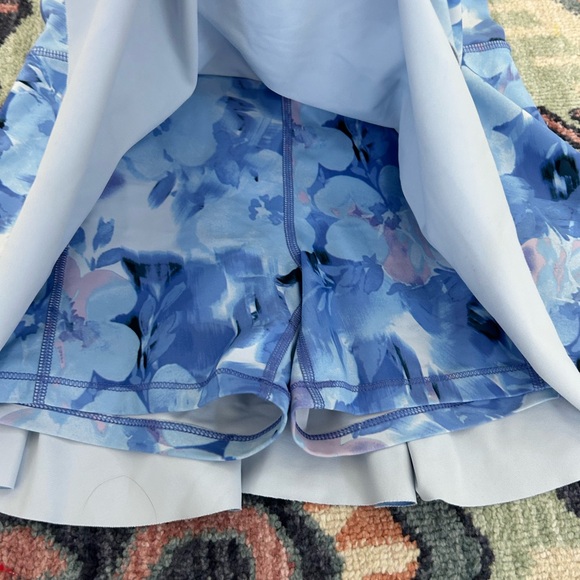 Old Navy Blue Floral Girls Active Skort Size XL 14-16 - Picture 2 of 3